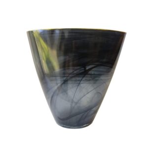 VASO PRETO COM BORDA DOURADA