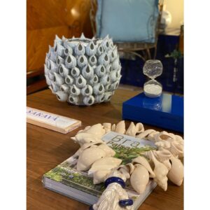 Alternative view of VASO AZUL CERAMICA FORMATO CONCHINHAS