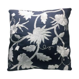 ALMOFADA BRIM AZUL COM BORDADO BRANCO