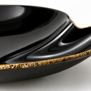 Alternative view of Centro de Mesa em Vidro Preto com Friso Dourado – Decoração Sofisticada e Moderna