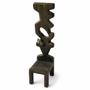 Cadeira Preta com Espaldar Longo | Escultura Decorativa em Madeira