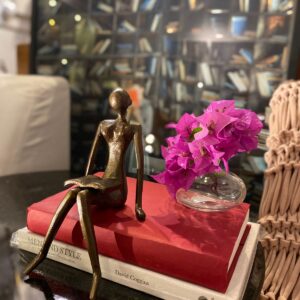 Alternative view of ESCULTURA LEITORA