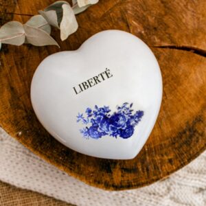 Alternative view of Coração P em porcelana - Liberté