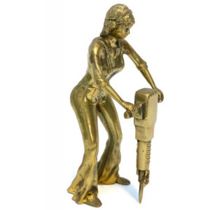 Alternative view of ESCULTURA MENINA BRITADEIRA