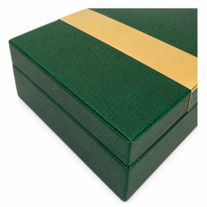 Alternative view of CAIXA VERDE COM DETALHE DOURADO