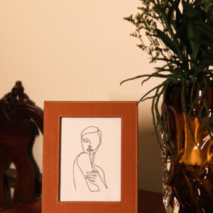 Alternative view of PORTA RETRATO CROCO VERMELHO /DOURADO