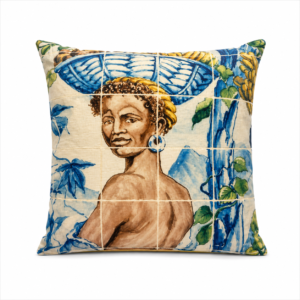 Almofada Estampada em Suede com Arte de Azulejo Português