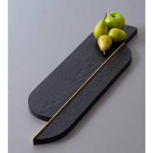 Centro de mesa Plano G em MDF laminado ebanizado e chapa de latao natural fosco.